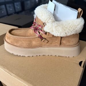 UGG Funkarra Cabin Cuff Suede Fur Collar Lace-Up Booties - BRAND NEW